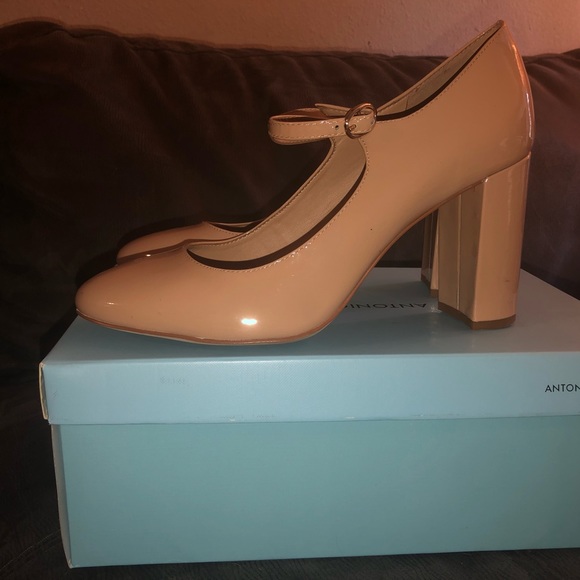 Antonio Melani nude/bone colored heels - Picture 1 of 5
